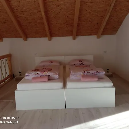 Ranc Surucic Nyaraló *